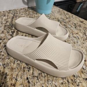 Calia By Carrie Underwood Cream Slide Sandals, 7